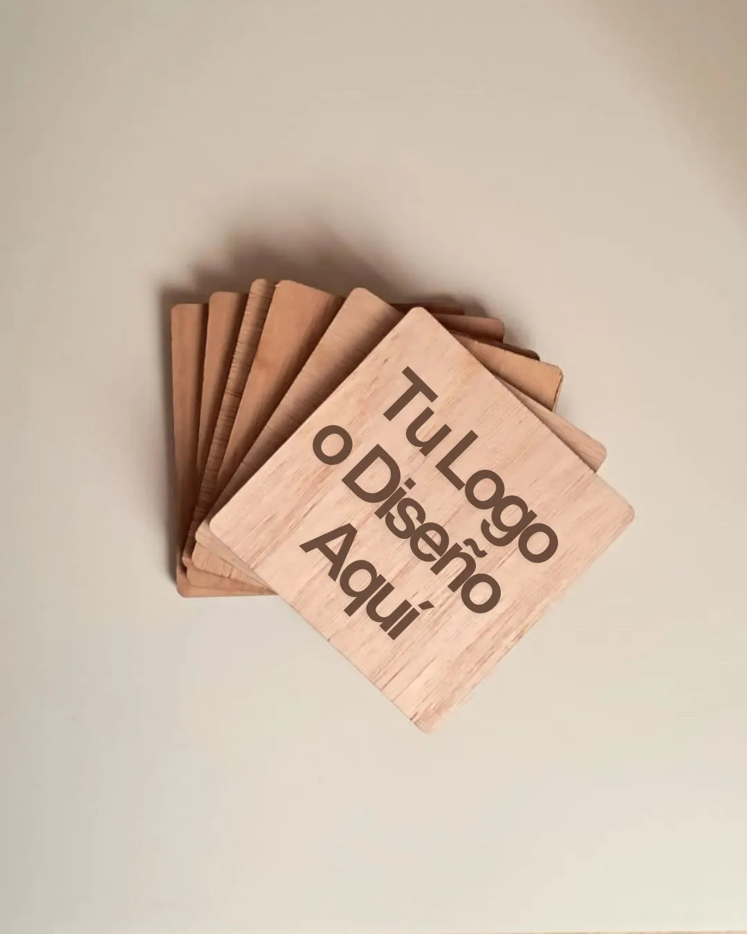 Posavasos de madera personalizable