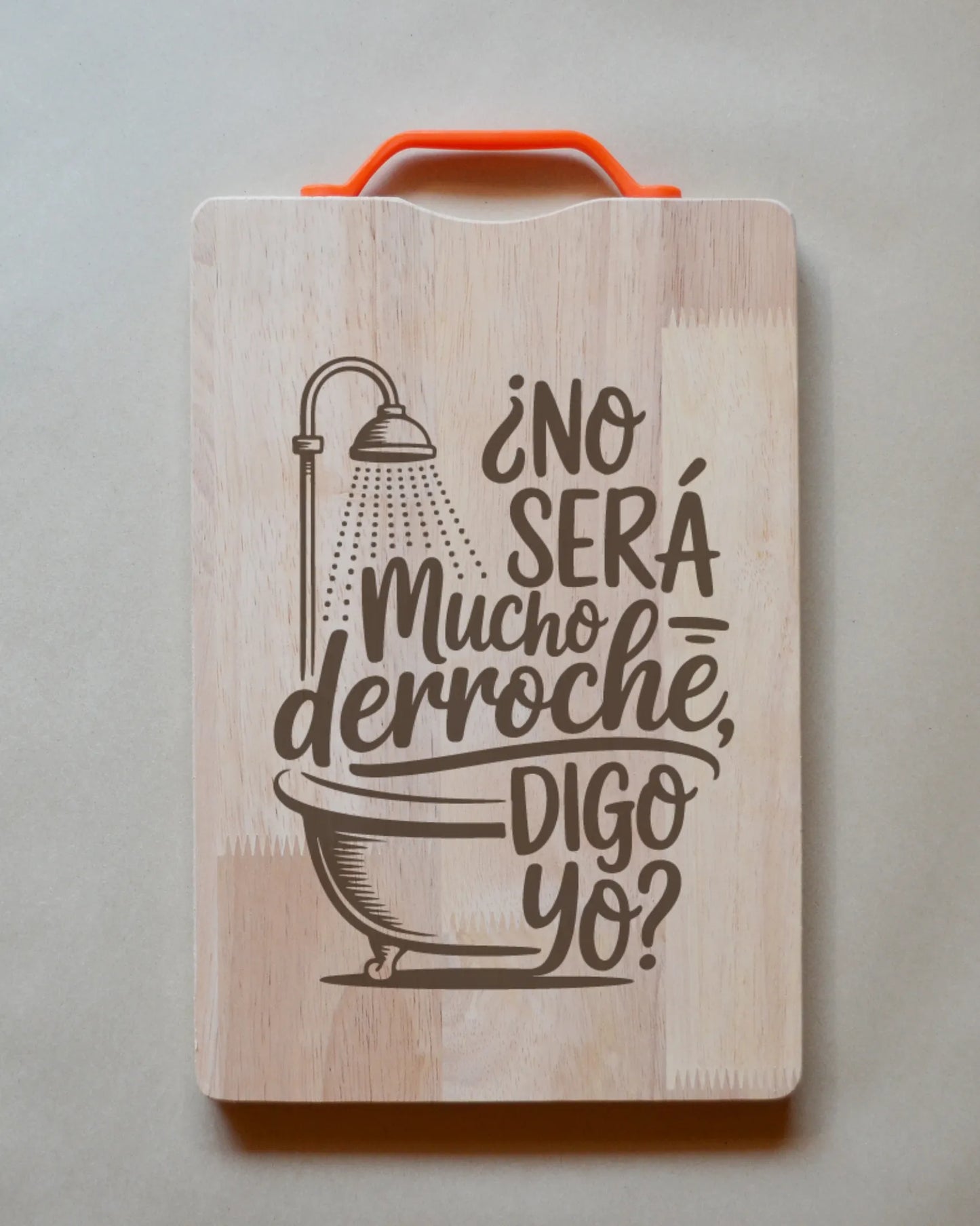 Tabla de madera con frases chilenas